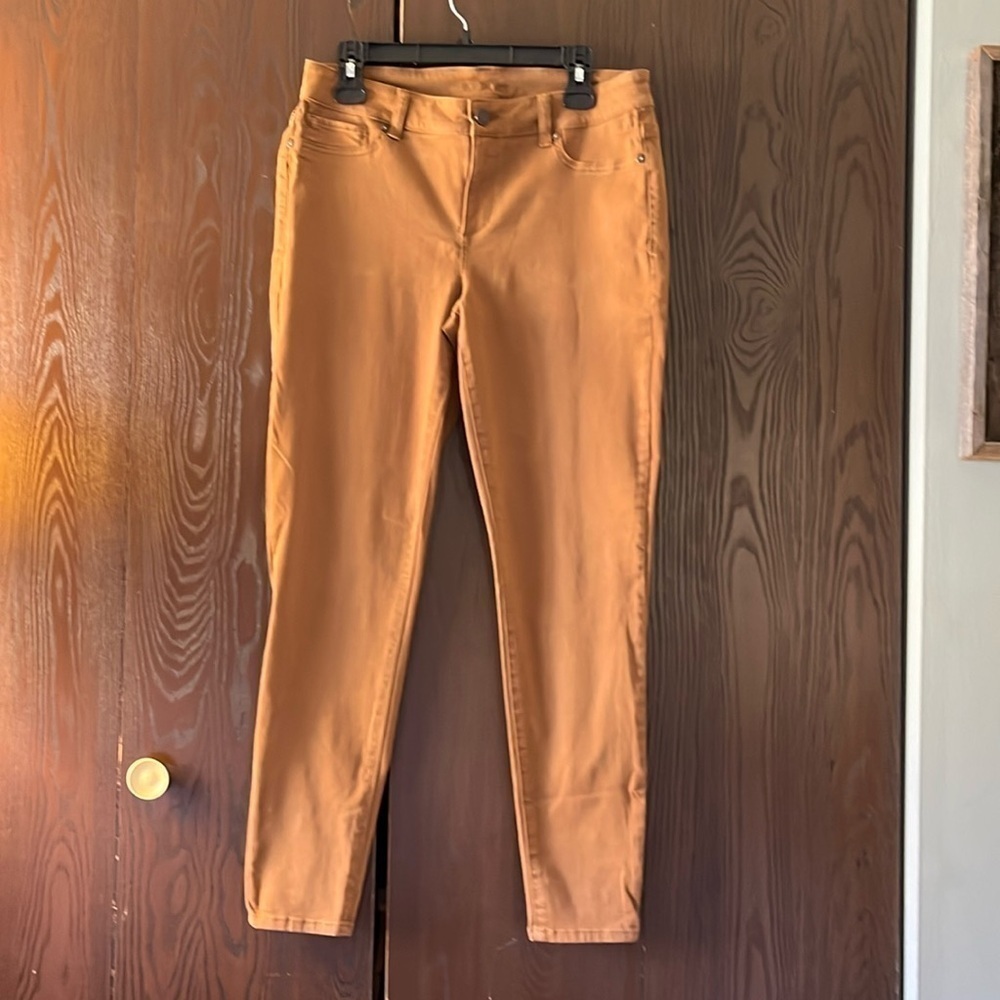 Maurice’s coffee colored brown jeans. Size Large.